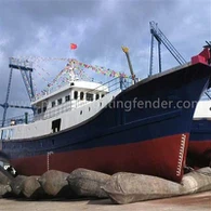 Airbag na spustenie a dokovanie lode